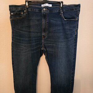 Signature Levi's Men's S51 Straight Leg Jeans, size 44"x30".